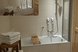 Badezimmer mit einer Badewanne