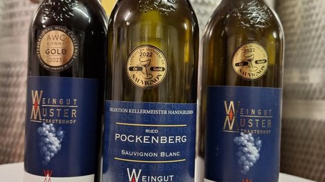Ausgewählte Qualitätsweine aus der Region, die für Genuss, Handwerkskunst und steirische Weinkultur stehen