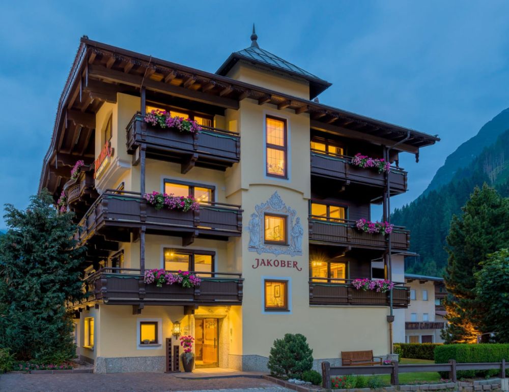 Hotel-Garni Jakober - Tux - Tux-Finkenberg