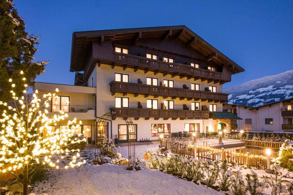 Hotel Landhaus Zillertal - Fügen - Erste Ferienregion im Zillertal